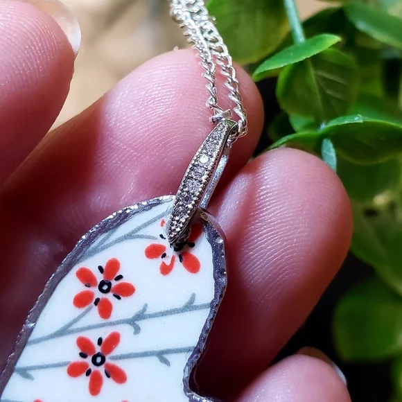 Necklaces - Picture 5 of 7